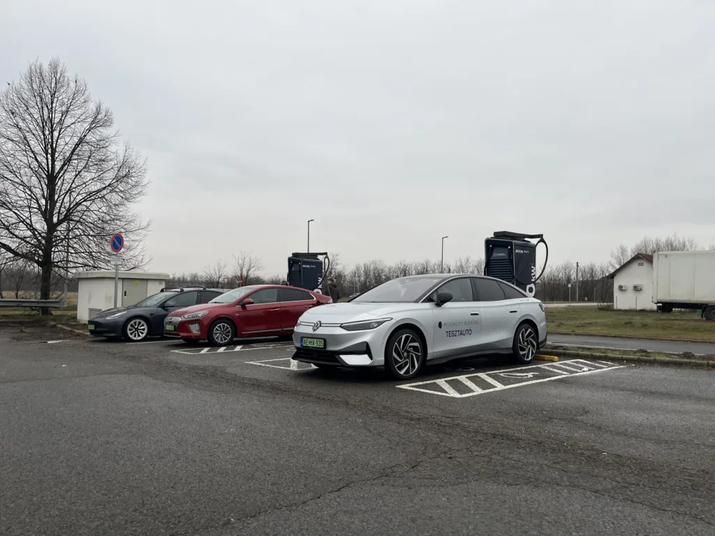 Autostradowa prawda o elektrykach, czyli 130 km/h i 0°C. Mercedesy pozamiatały! - Autostradowa prawda o elektrykach 2