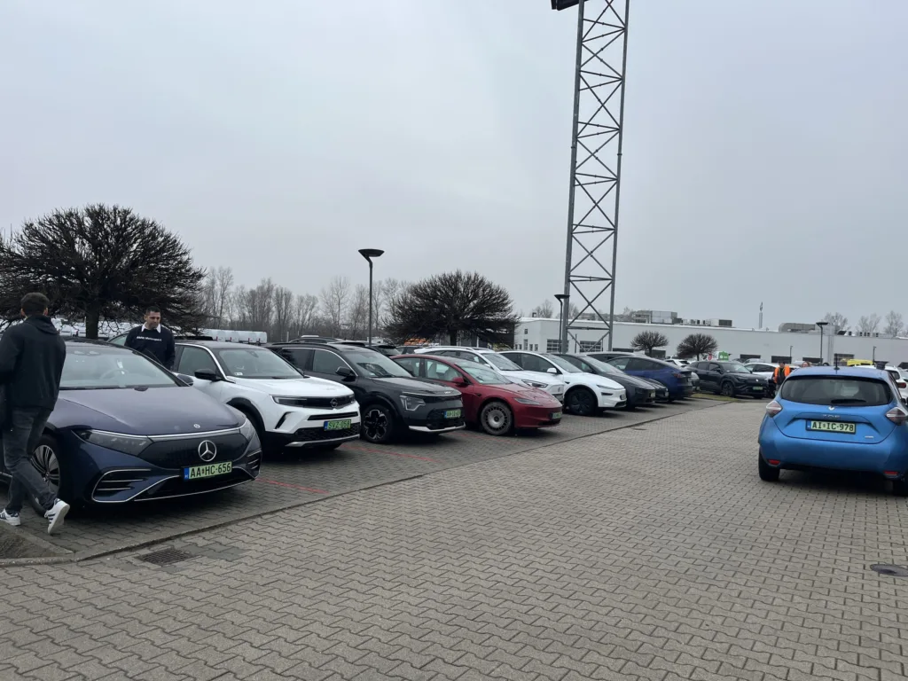 Autostradowa prawda o elektrykach, czyli 130 km/h i 0°C. Mercedesy pozamiatały! - Autostradowa prawda o elektrykach 3