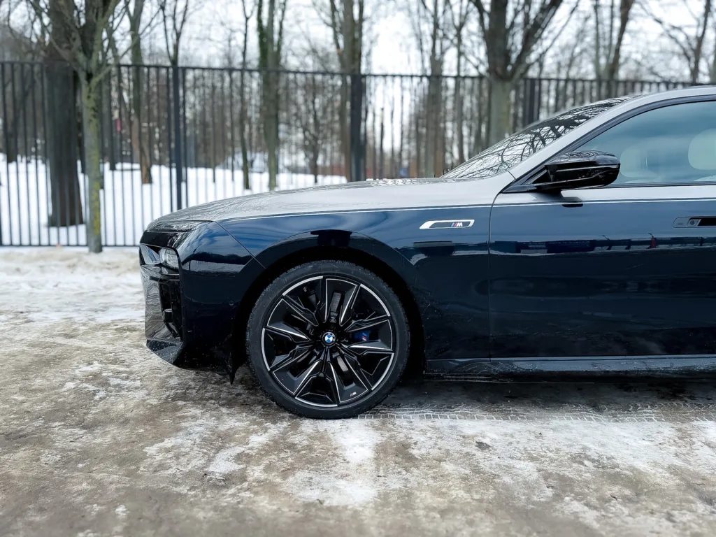 Test BMW i7 M70 iXDrive: Luksusowa limuzyna czy sportowiec? - BMW i7 12