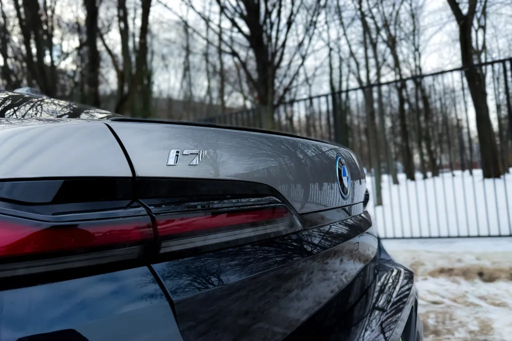 Test BMW i7 M70 iXDrive: Luksusowa limuzyna czy sportowiec? - BMW i7 15