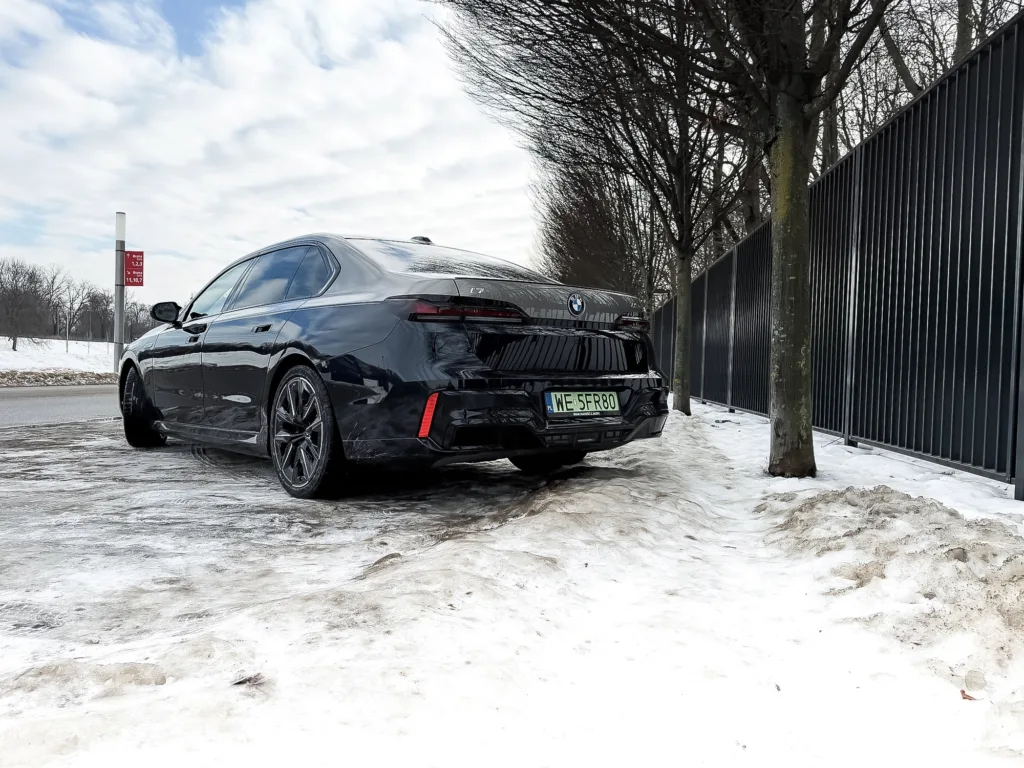 Test BMW i7 M70 iXDrive: Luksusowa limuzyna czy sportowiec? - BMW i7 24