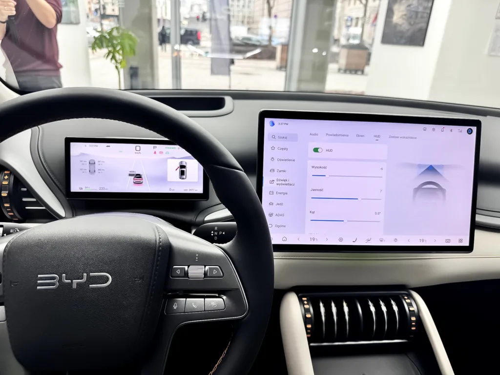 BYD ATTO 3 EVO po modernizacji. Bardzo groźna broń na europejskich i azjatyckich rywali BYD ATTO 3 EVO po modernizacji. Bardzo groźna broń na europejskich i azjatyckich rywali - BYD atto 3 EVO 11