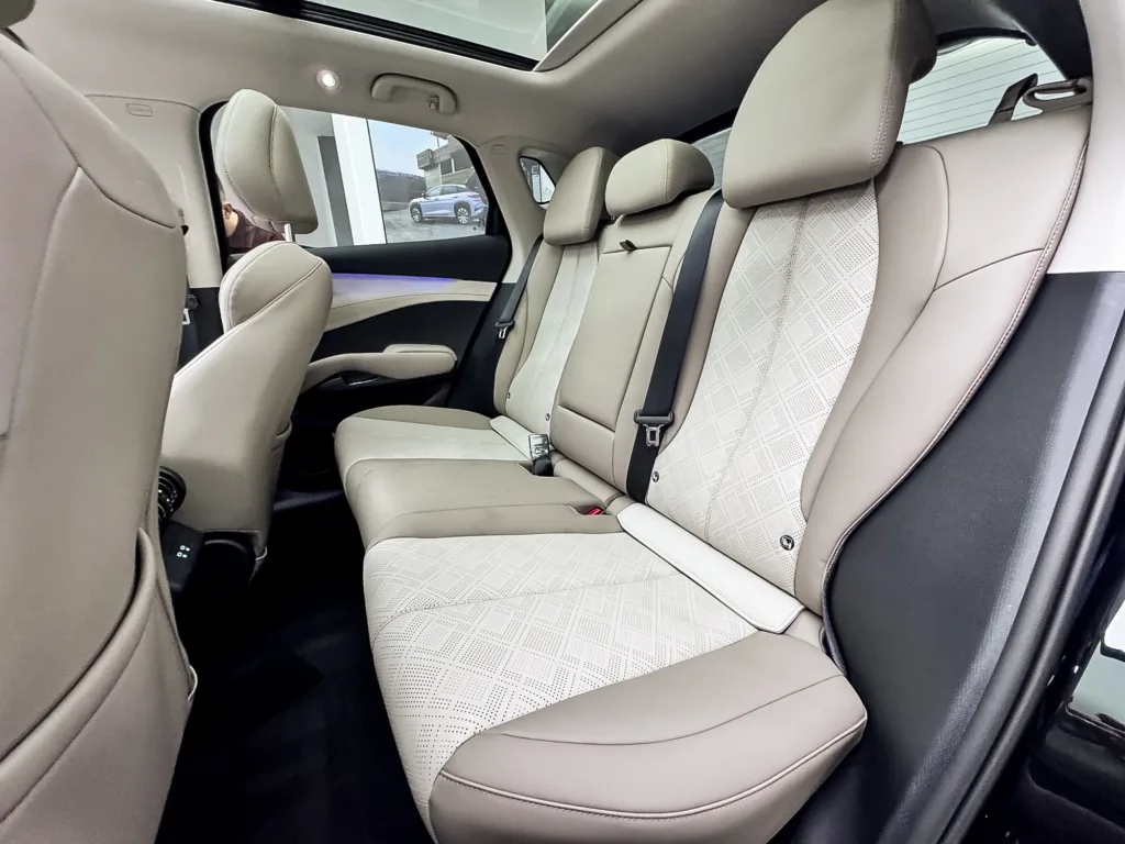 BYD ATTO 3 EVO po modernizacji. Bardzo groźna broń na europejskich i azjatyckich rywali BYD ATTO 3 EVO po modernizacji. Bardzo groźna broń na europejskich i azjatyckich rywali - BYD atto 3 EVO 16