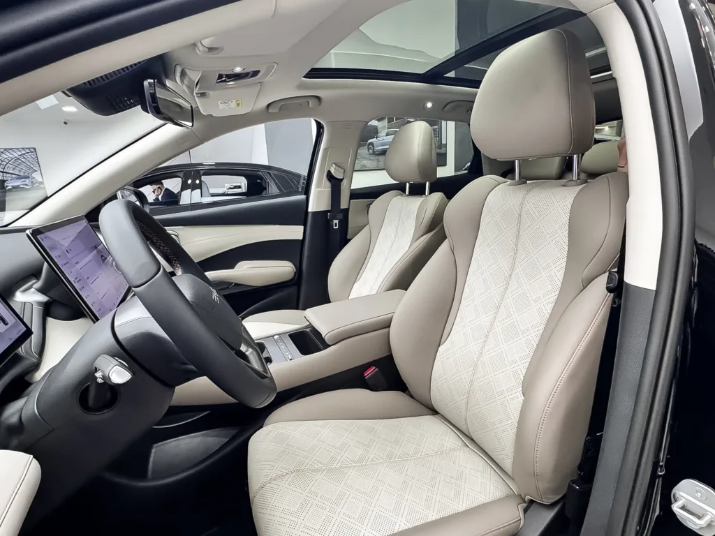 BYD ATTO 3 EVO po modernizacji. Bardzo groźna broń na europejskich i azjatyckich rywali BYD ATTO 3 EVO po modernizacji. Bardzo groźna broń na europejskich i azjatyckich rywali - BYD atto 3 EVO 7