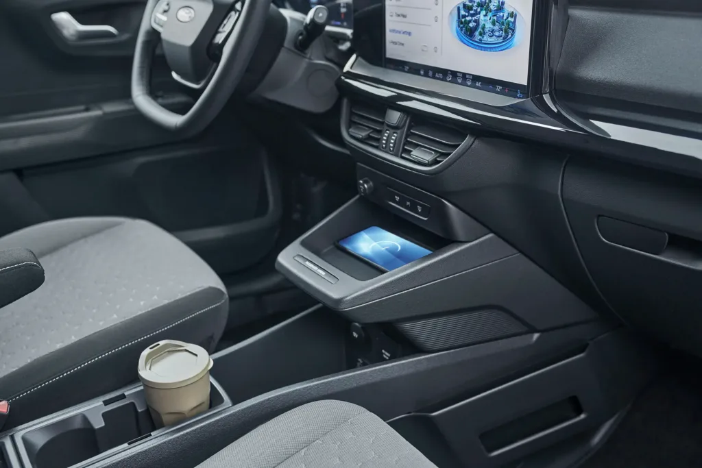 E-Transit Courier z większą baterią o …3 kWh i łącznością 5G - E Transit Courier z wieksza bateria 2