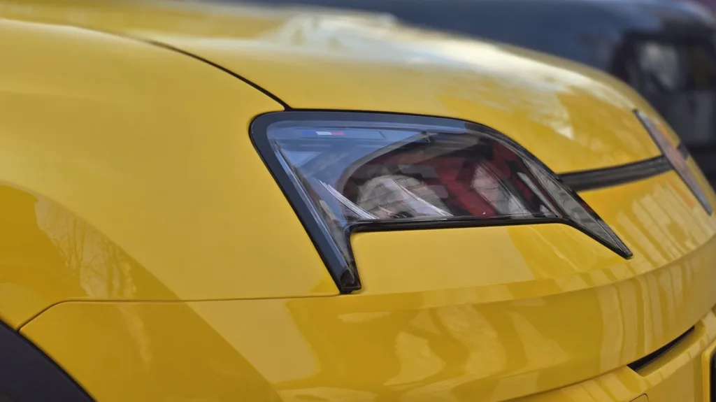 Leasing socjalny napędził sprzedaż elektryków. 33 tysiące e-aut zarejestrowanych w styczniu Leasing socjalny napędził sprzedaż elektryków. 33 tysiące e-aut zarejestrowanych w styczniu - Leasing socjalny napedzil sprzedaz aut 5