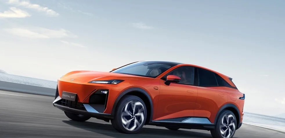 Changan wjeżdża do Polski. Chiński koncern rozpocznie sprzedaż w najbliższych tygodniach - changan deepal s07 2 Duzy