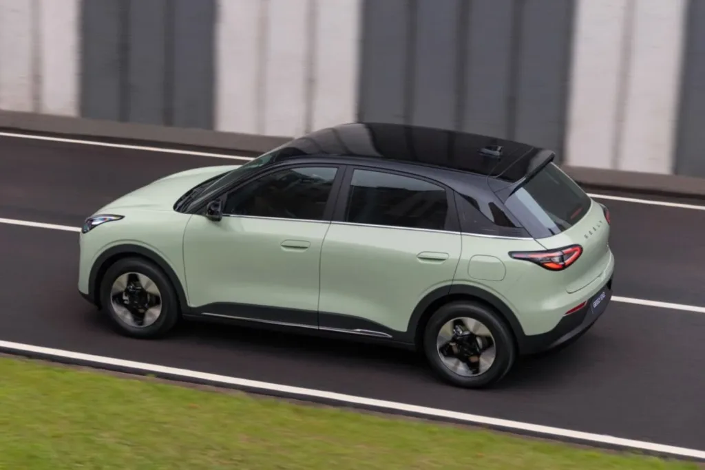 Chiński rynek hamuje. BYD traci impet, Geome Xingyuan od Geely znalazł ponad 470 tys. nabywców i zdetronizował Teslę - chinski rynek hamuje ex2 2