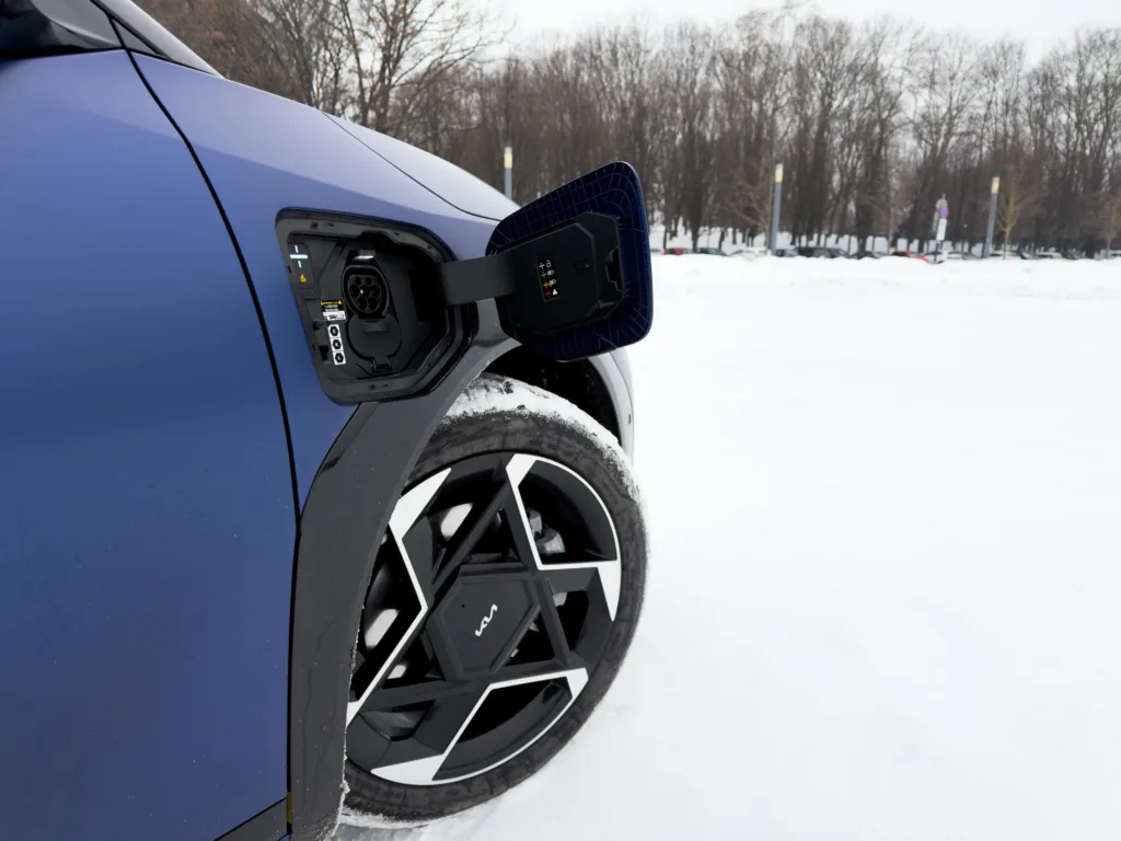 15 stopni poniżej zera, czyli Kia EV4 Fastback na autostradzie. Ogromne zaskoczenie - 15 stopni ponizej zera czyli Kia EV4 Fastback 8