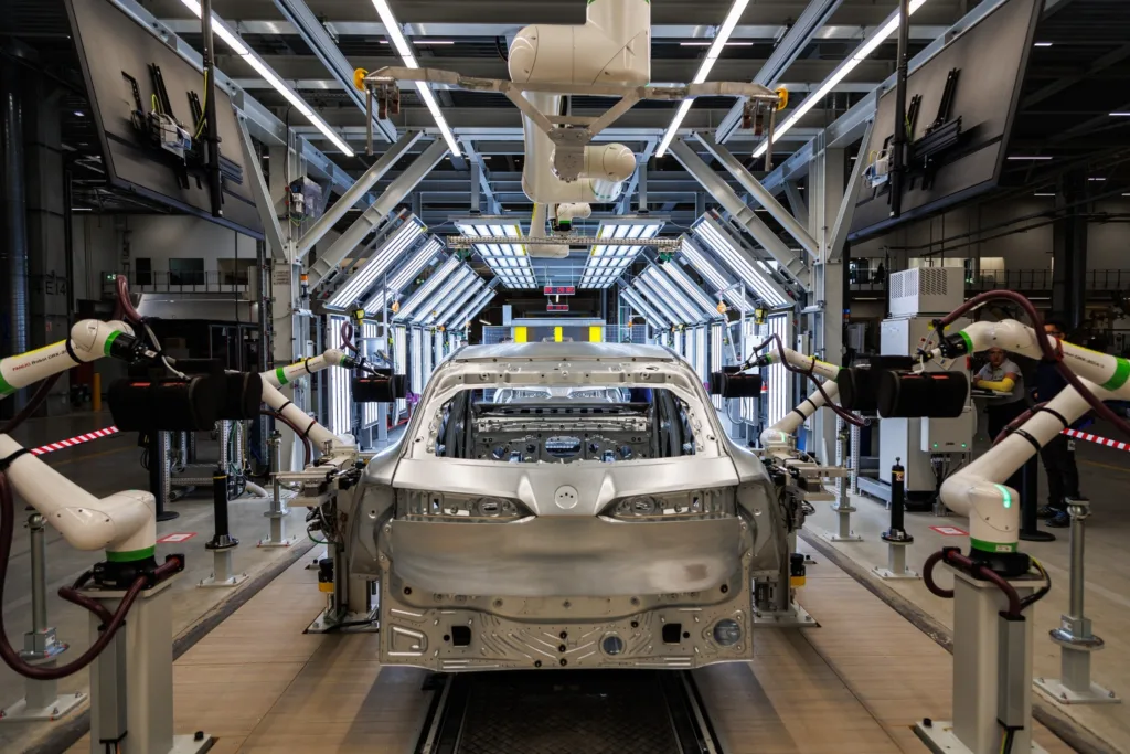 BMW iX3 i 50 tysięcy zamówień przed startem produkcji - BMW iX3 i 50 tysiecy zamowien 2