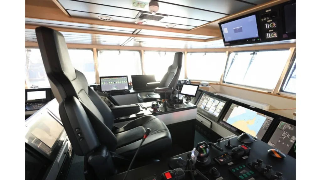 Bałtycki wieloryb pływa na bateriach. 10 MWh pojemności i 12 minut ładowania! - Baltycki wieloryb plywa na bateriach 2