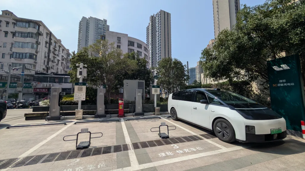 Azja na celowniku motoryzacyjnych gigantów. Chiny dyktują tempo rozwoju Azja na celowniku motoryzacyjnych gigantów. Chiny dyktują tempo rozwoju - Chiny dyktuja tempo rozwoju 1