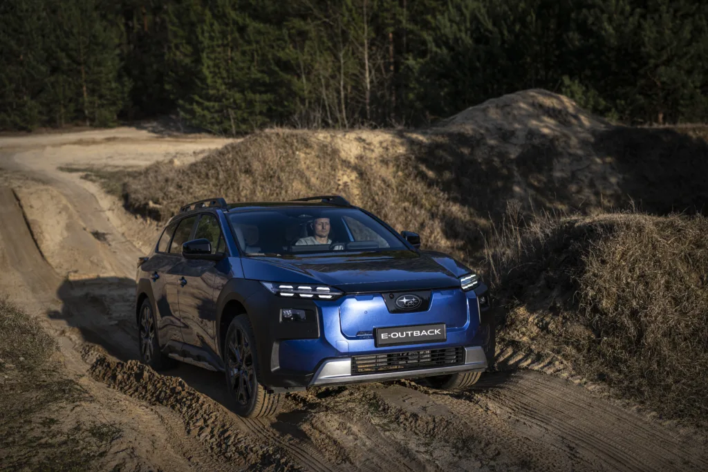 Subaru E-Outback: Legenda dla nielicznych - E Outback Blu offroad Image 005