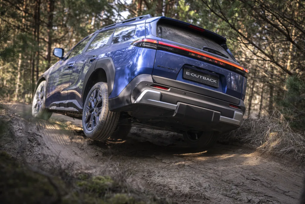 Subaru E-Outback: Legenda dla nielicznych - E Outback Blu offroad Image 036