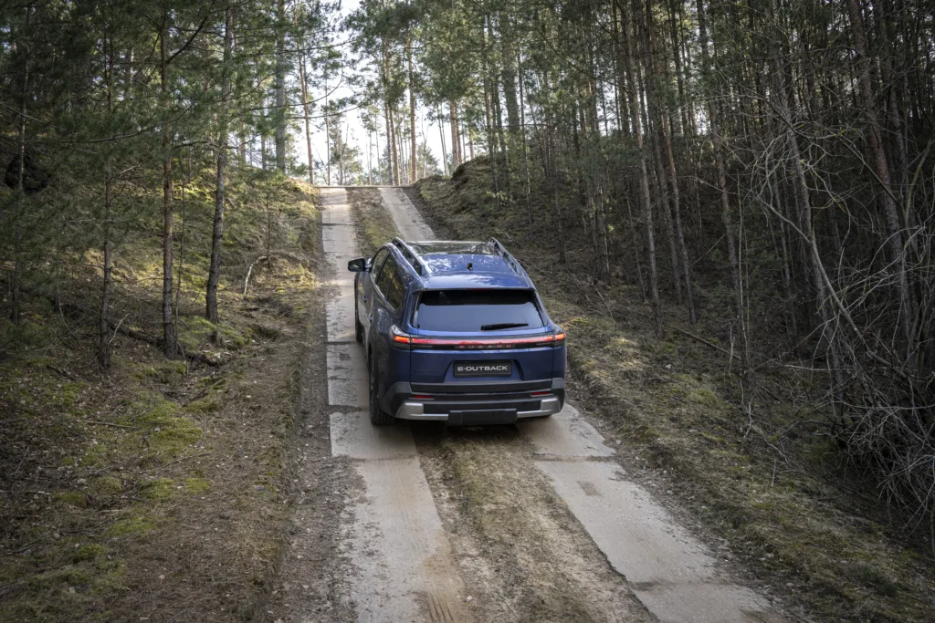 Subaru E-Outback: Legenda dla nielicznych - E Outback Blu offroad Image 039