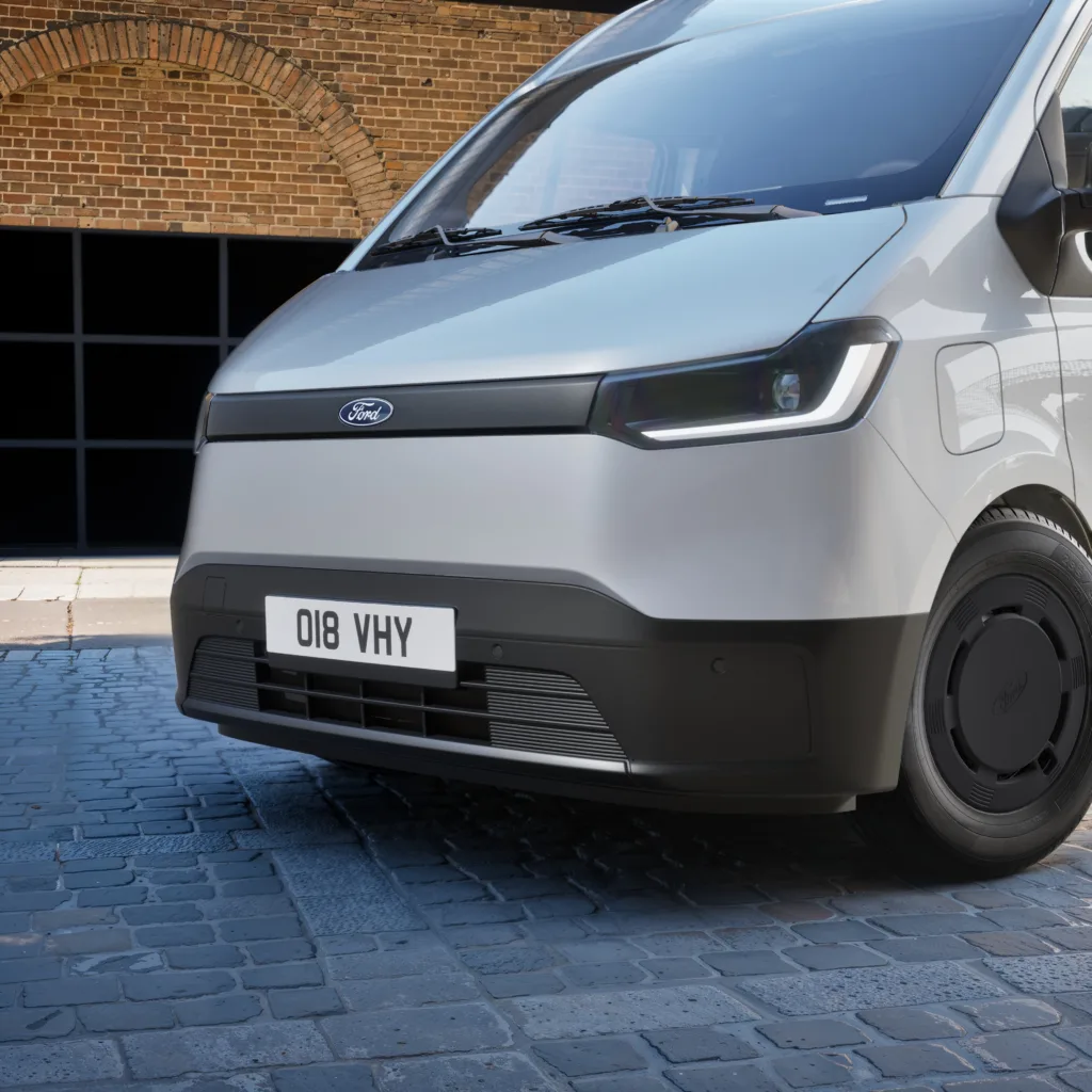 Ford Pro powiększa użytkową gamę. Transit City ostatniej mili z zasięgiem do 254 km - Ford transit City 2