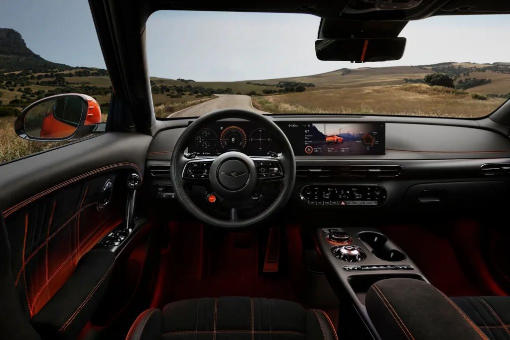 GV60 Magma - elektryczny SUV chce zawstydzić sportowe „spalinówki”. 650 KM i luksus w pakiecie - GV60 Magma 3