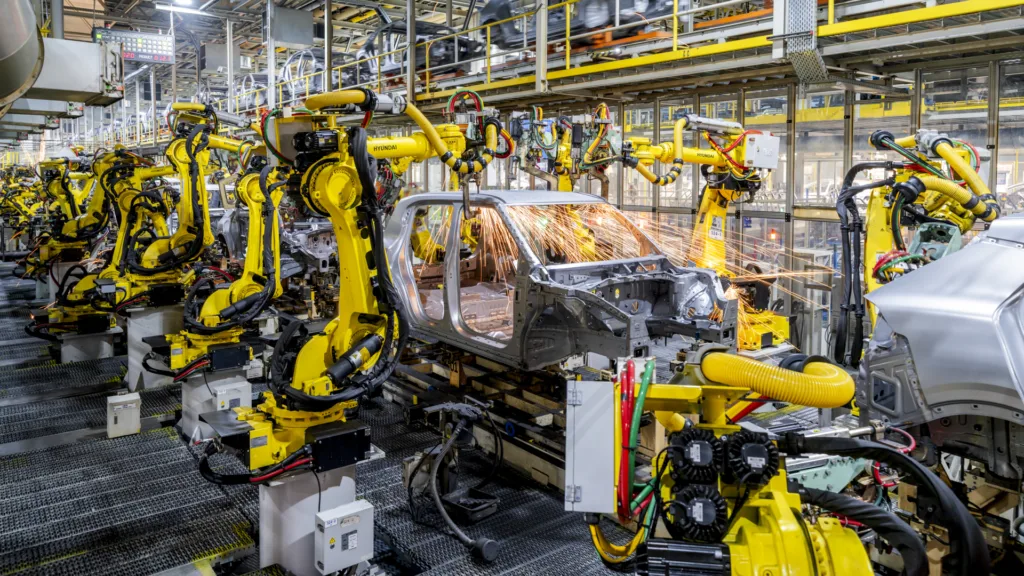 Kia uruchamia produkcję EV2. 100 tys. egzemplarzy modelu wyjedzie z fabryki w 2027 roku Kia uruchamia produkcję EV2. 100 tys. egzemplarzy modelu wyjedzie z fabryki w 2027 roku - Kia EV2 w Zylinie ruszyla masowa produkcja 3