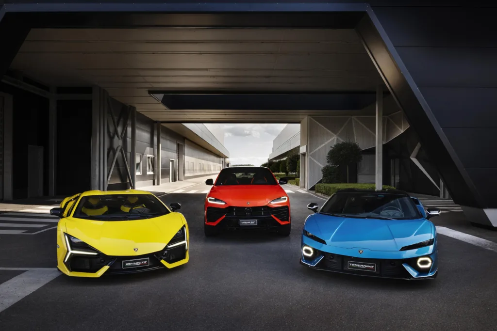 Lamborghini jednak zrobi „elektryka”. Priorytetem na dziś V12 i hybrydy Lamborghini jednak zrobi „elektryka”. Priorytetem na dziś V12 i hybrydy - Lamborghini jednak zrobi „elektryka 1
