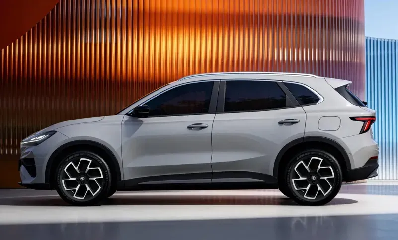 MG 4X: Nowy SUV z półstałą baterią i zasięgiem 500 km trafi na rynek w tym roku - MG 4X 1