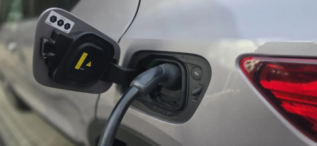 5 proc. respondentów ma wiedzę. Mity o „elektrykach” wciąż mają się dobrze - Mity i decyzje zakupowe 5