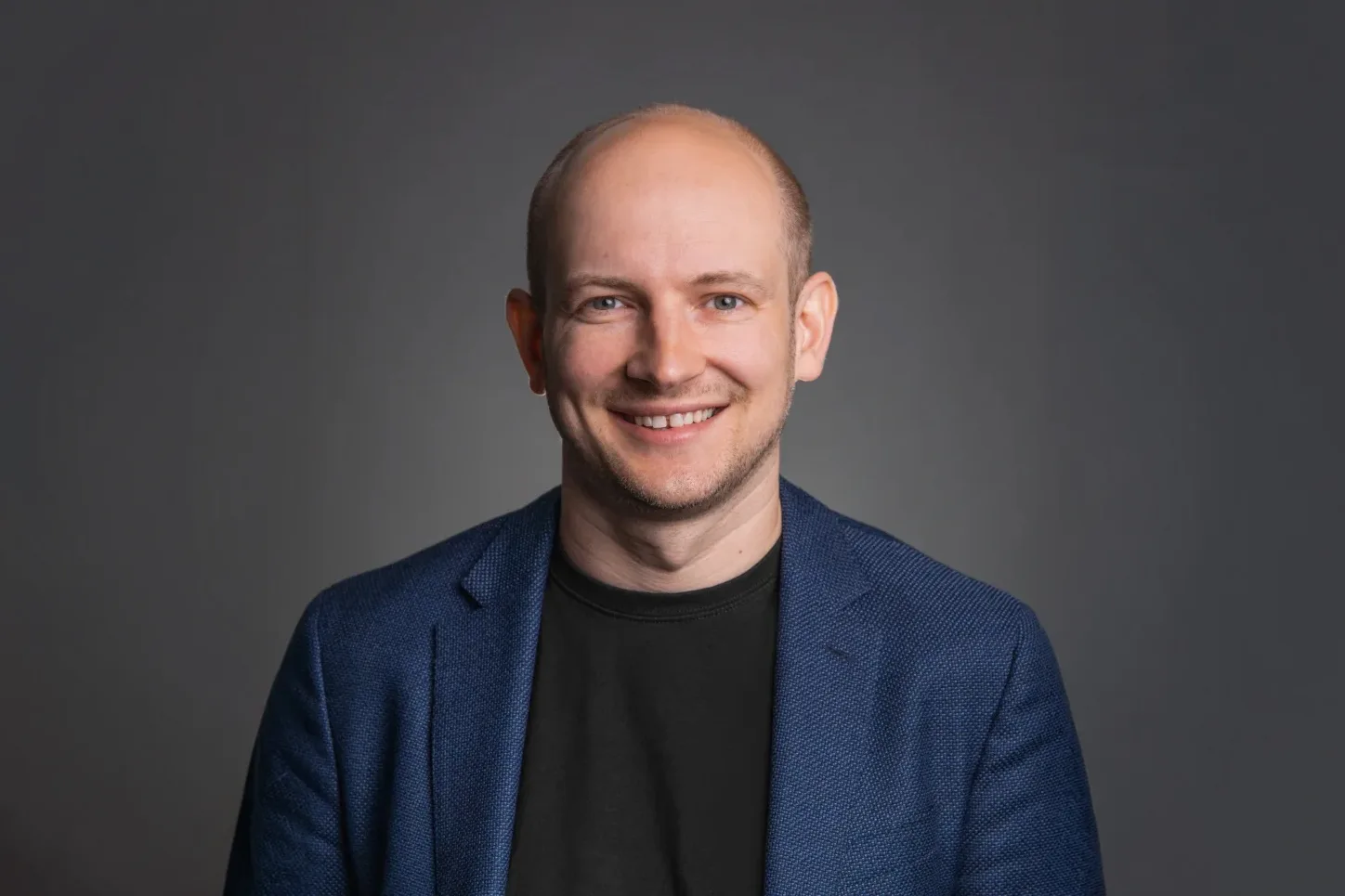 Pawel-Ochynski-Elektromobilnosc-dojrzewa.-Greencell-2-819x1024 copy