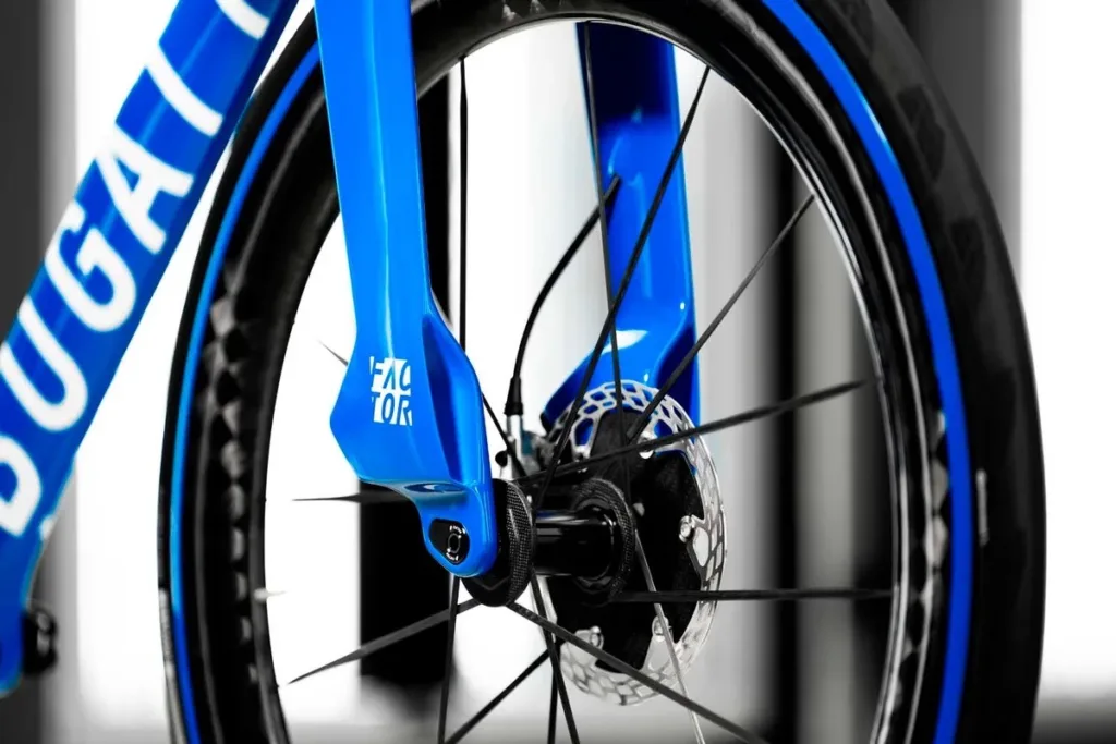 Rower Bugatti w cenie Toyoty. Ile za Factor One? 87 tys. złotych! Rower Bugatti w cenie Toyoty. Ile za Factor One? 87 tys. złotych! - Rower Bugatti drozszy niz Toyota 5