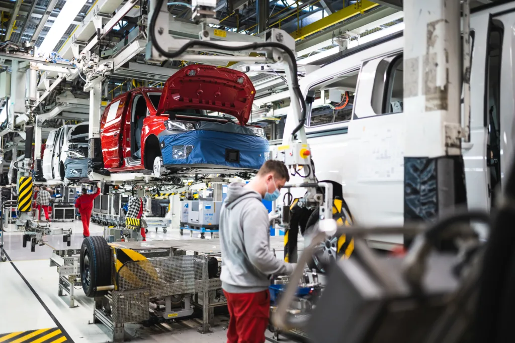 Volkswagen pod presją. Spadek zysków i redukcja 50 tys. pracowników - Volkswagen fabryka poznan P05778