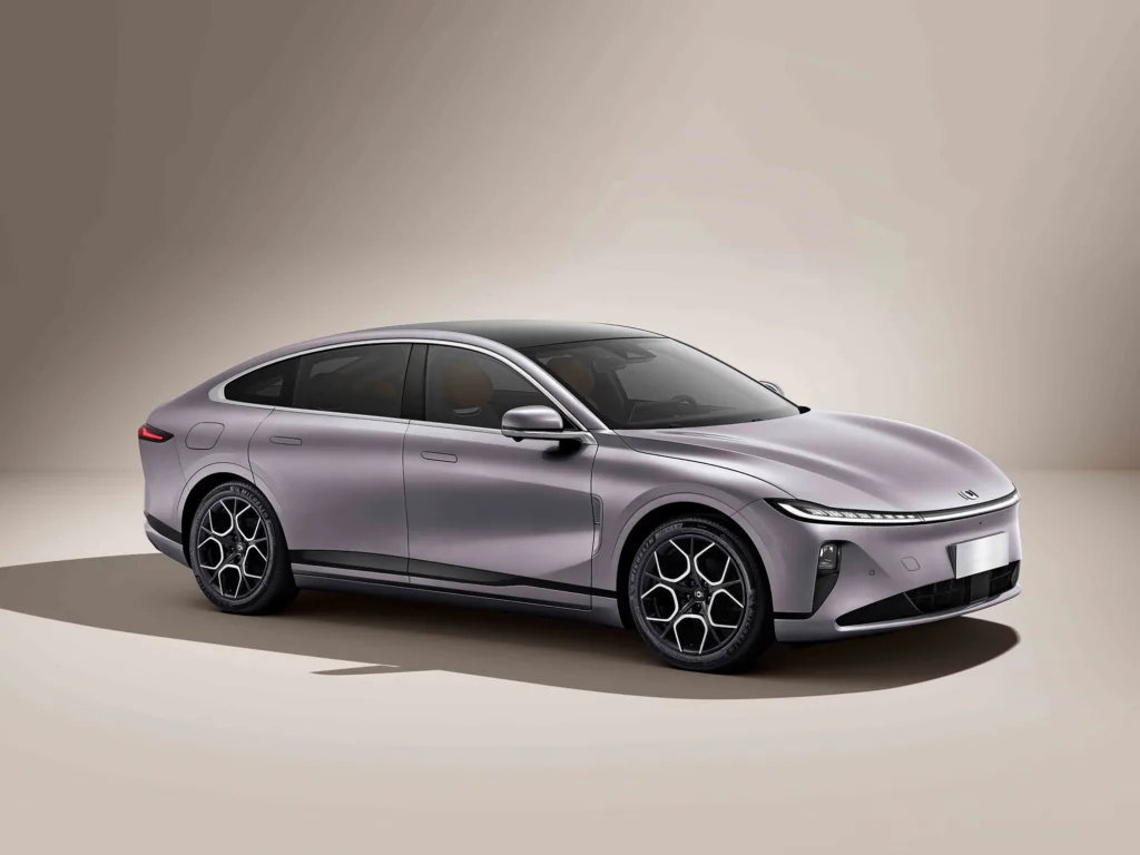 Changan Nevo A06 - pierwszy seryjny samochód elektryczny z baterią sodową Changan Nevo A06 - pierwszy seryjny samochód elektryczny z baterią sodową - changan A07 1