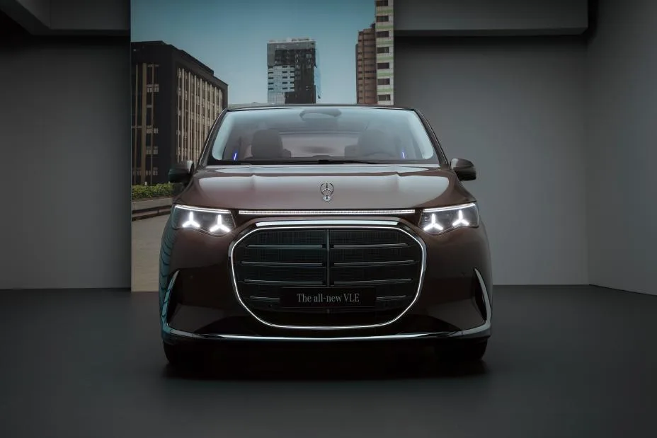 Maybach w wersji VLS. Ekskluzywny minivan z Niemiec bez konkurencji! - mercedes VLE 3