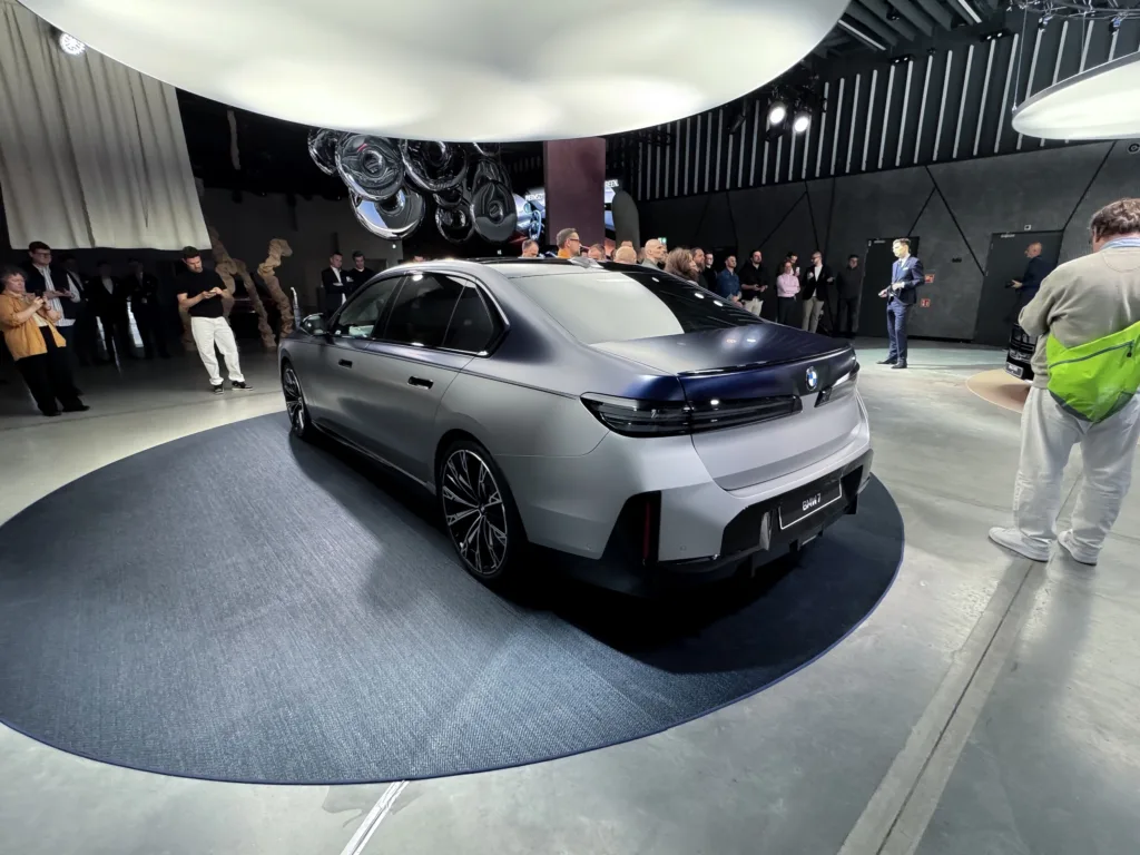 Czy odświeżone BMW Serii 7 utrzyma tron wśród luksusowych limuzyn? - BMW 7 0