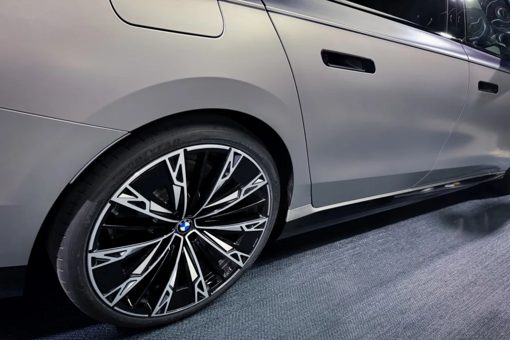 Czy odświeżone BMW Serii 7 utrzyma tron wśród luksusowych limuzyn? - BMW 7 4