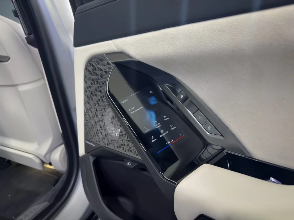 Czy odświeżone BMW Serii 7 utrzyma tron wśród luksusowych limuzyn? - BMW 7 8