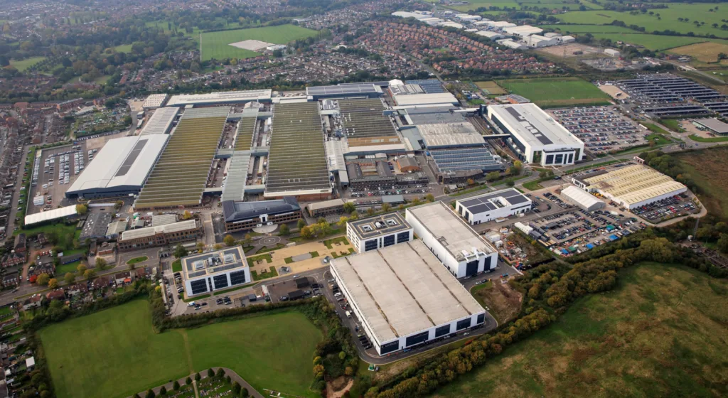 Bentley na akumulatorze zadebiutuje jeszcze w tym roku. 800 KM w topowej wersji? - Bentley 2