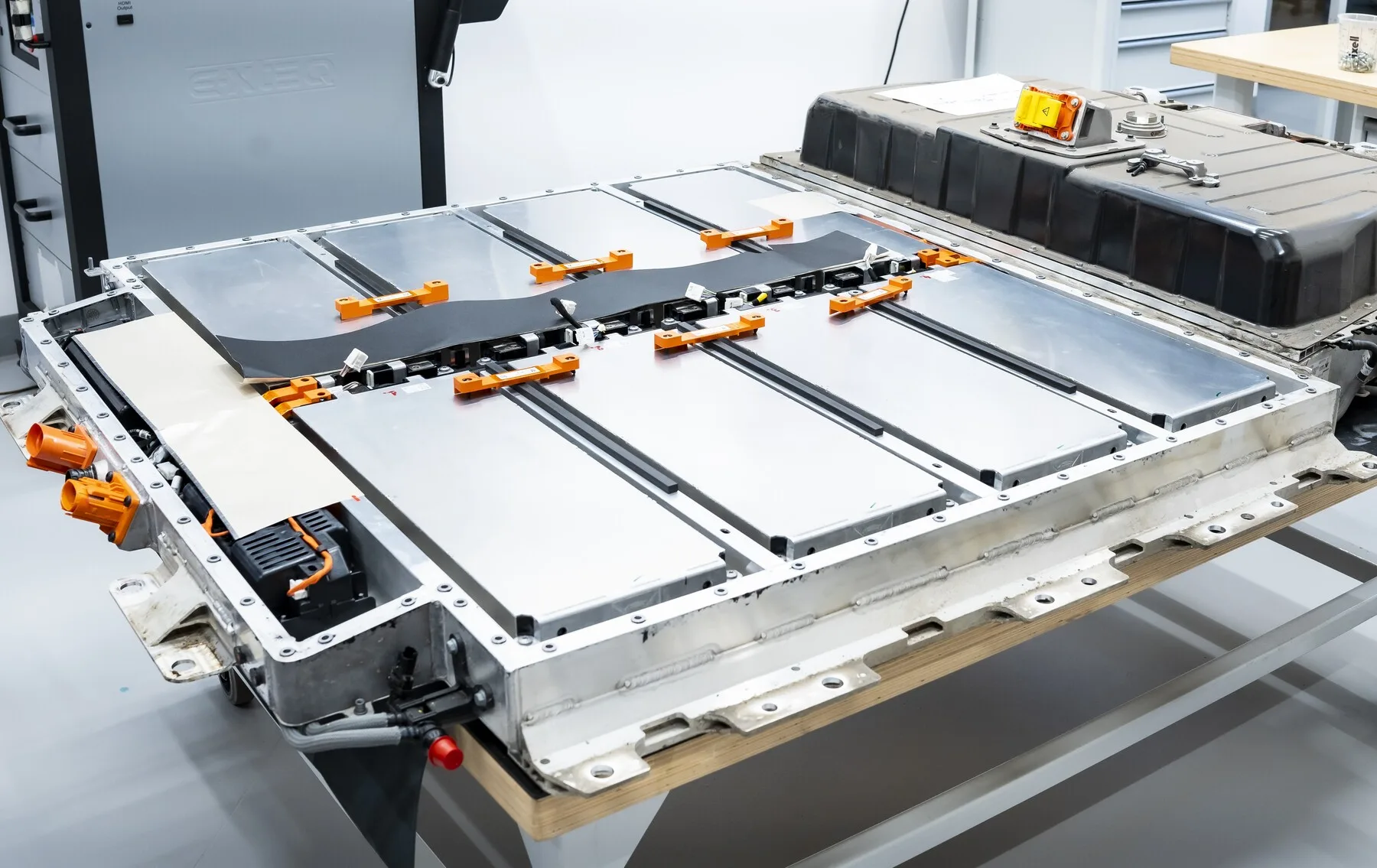 Chińscy naukowcy elektrolit baterie pożary 12