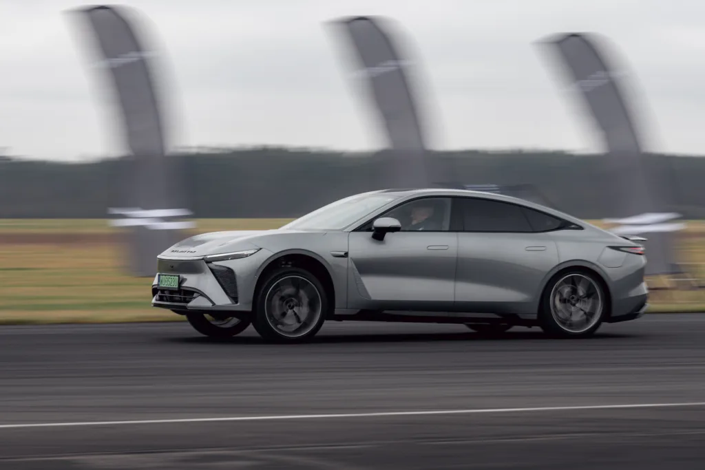 Exlantix ES i ET w Polsce. Tanio nie jest. Start od 330 tys. zł! - Exlantix 08