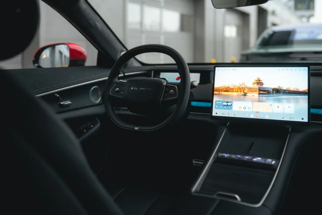 Exlantix ES i ET w Polsce. Tanio nie jest. Start od 330 tys. zł! - Exlantix ES 22