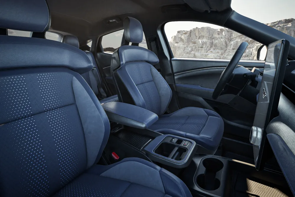 Ford odświeża Mach-E. Nowa wersja GT California Special i minimalnie większy zasięg Ford odświeża Mach-E. Nowa wersja GT California Special i minimalnie większy zasięg - Ford odswieza Mustanga Mach E 2