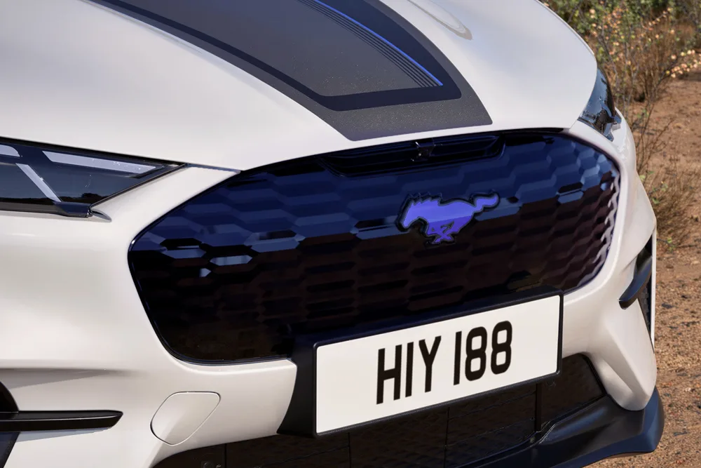 Ford odświeża Mach-E. Nowa wersja GT California Special i minimalnie większy zasięg Ford odświeża Mach-E. Nowa wersja GT California Special i minimalnie większy zasięg - Ford odswieza Mustanga Mach E 3