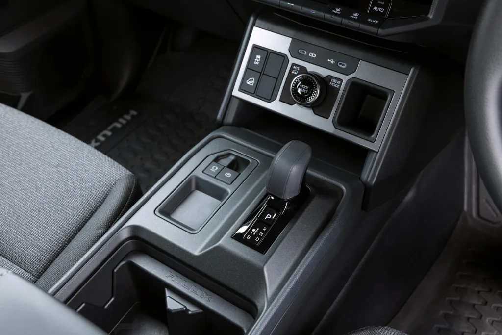 Japończycy elektryfikują legendę. Hilux na prąd droższy o 20 tys. australijskich dolarów od diesla - Hilux na prad drozszy o 20 tys. 3