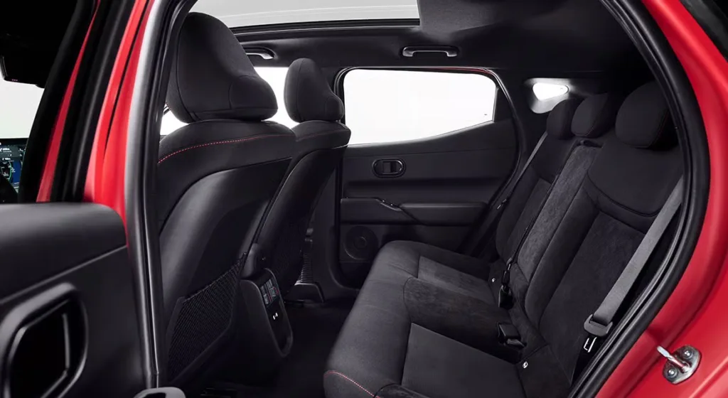 Hyundai Ioniq 3. Relatywnie tani (?) model „międzysegmentowy” zaprezentowany - Hyundai Ioniq 3 6