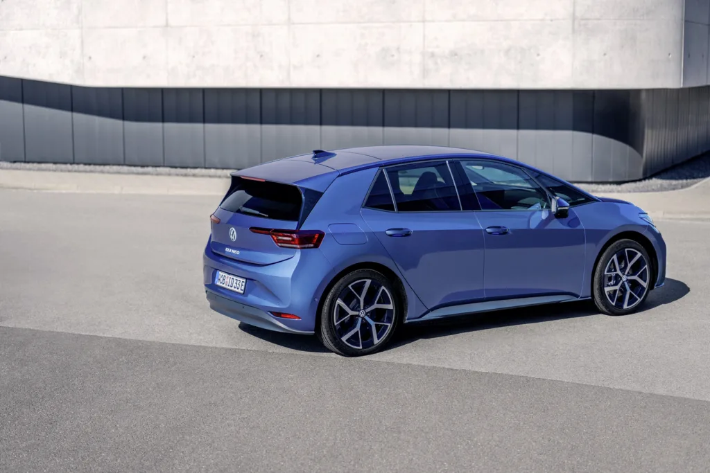 Volkswagen ID.3 Neo - większy zasięg, nowe wnętrze i próba powrotu do gry - ID.3 Neo 1