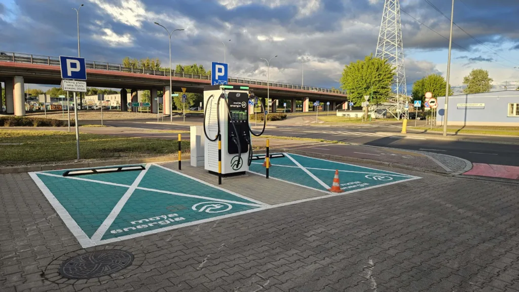 Majówka 2026: Porównanie promocji na ładowanie u sześciu operatorów w Polsce - MOYA energia 15 stacji2