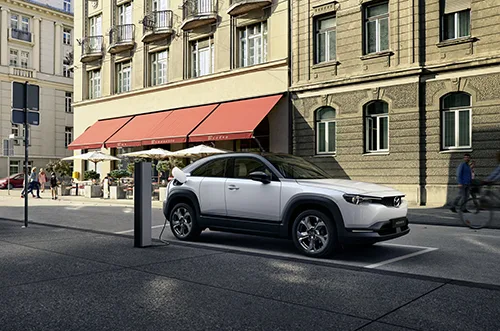 Mazda MX-30. Tani elektryk z charakterem – ale czy warto? - Mazda MX 30 5