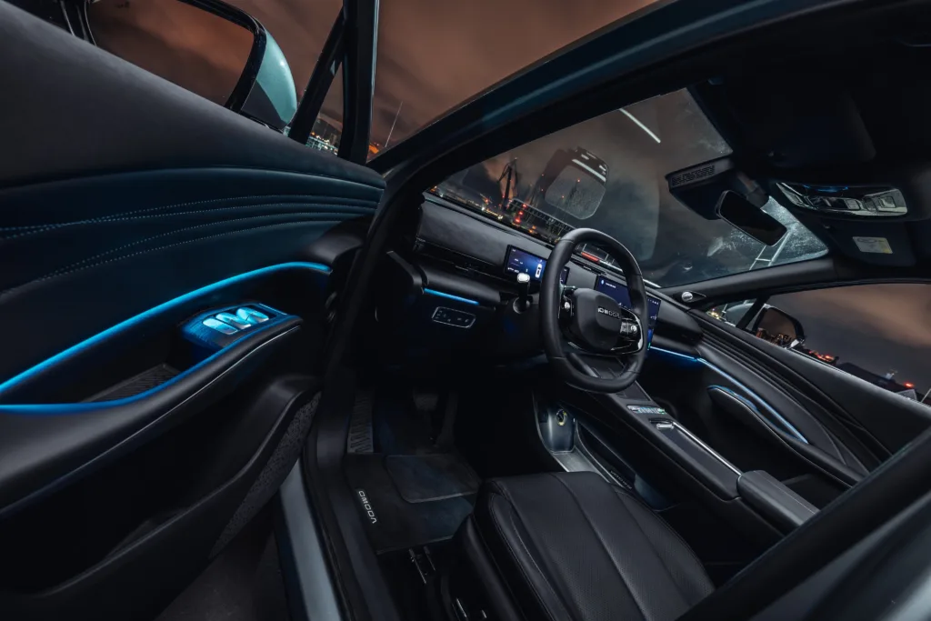 Omoda 7 Super Hybrid – chiński SUV plug-in, który przekonuje ceną Omoda 7 Super Hybrid – chiński SUV plug-in, który przekonuje ceną - Omoda 7 006 1