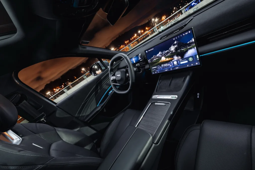 Omoda 7 Super Hybrid – chiński SUV plug-in, który przekonuje ceną Omoda 7 Super Hybrid – chiński SUV plug-in, który przekonuje ceną - Omoda 7 007 1
