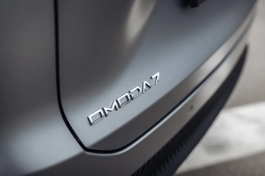 Omoda 7 Super Hybrid – chiński SUV plug-in, który przekonuje ceną Omoda 7 Super Hybrid – chiński SUV plug-in, który przekonuje ceną - Omoda 7 034 1