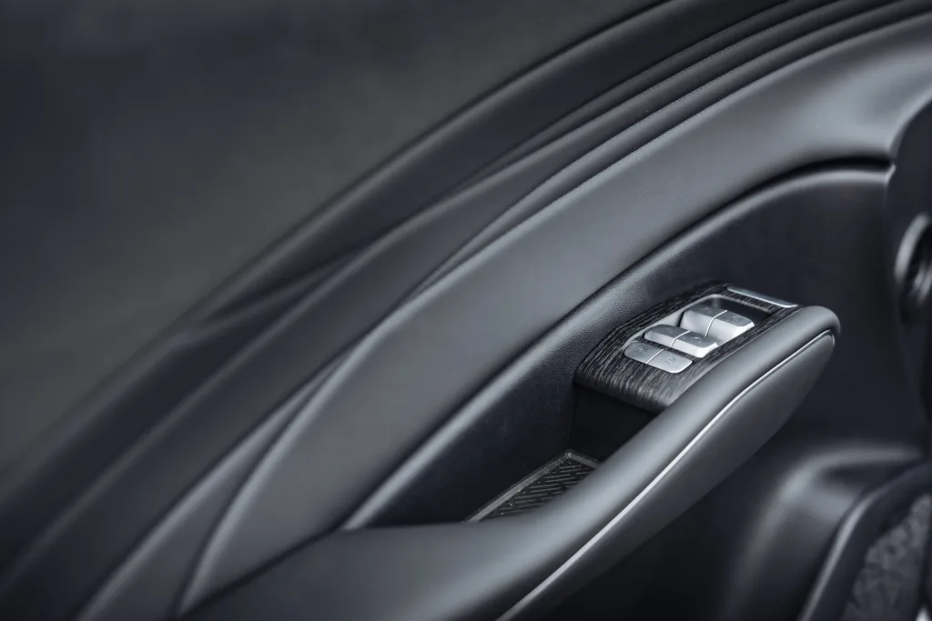 Omoda 7 Super Hybrid – chiński SUV plug-in, który przekonuje ceną Omoda 7 Super Hybrid – chiński SUV plug-in, który przekonuje ceną - Omoda 7 049 1