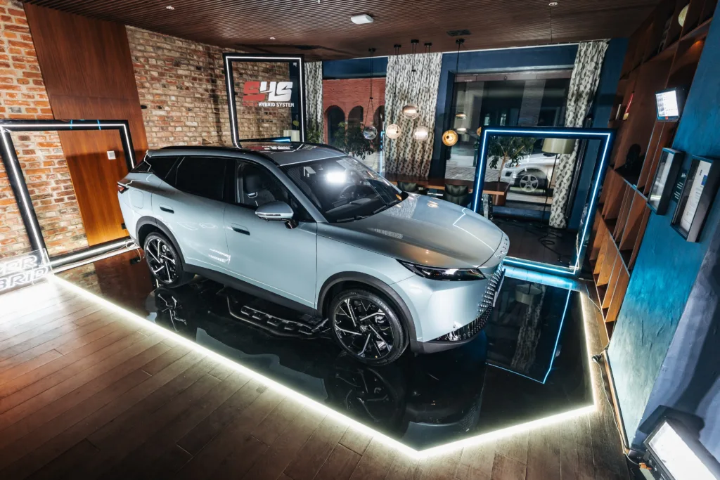 Omoda 7 Super Hybrid – chiński SUV plug-in, który przekonuje ceną Omoda 7 Super Hybrid – chiński SUV plug-in, który przekonuje ceną - Omoda 7 088 1