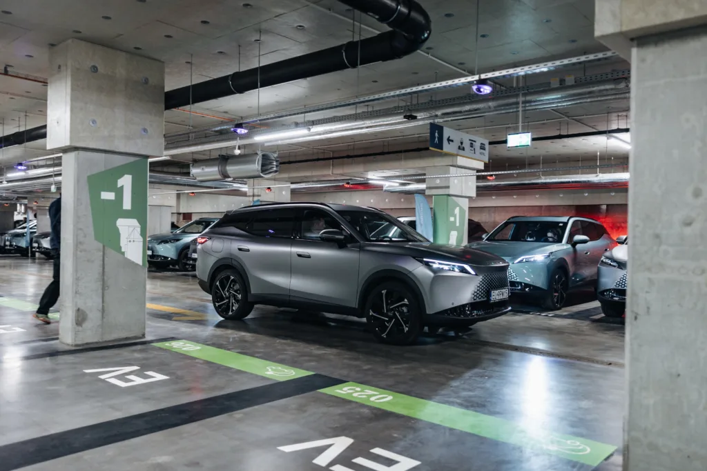 Omoda 7 Super Hybrid – chiński SUV plug-in, który przekonuje ceną Omoda 7 Super Hybrid – chiński SUV plug-in, który przekonuje ceną - Omoda 7 144 1